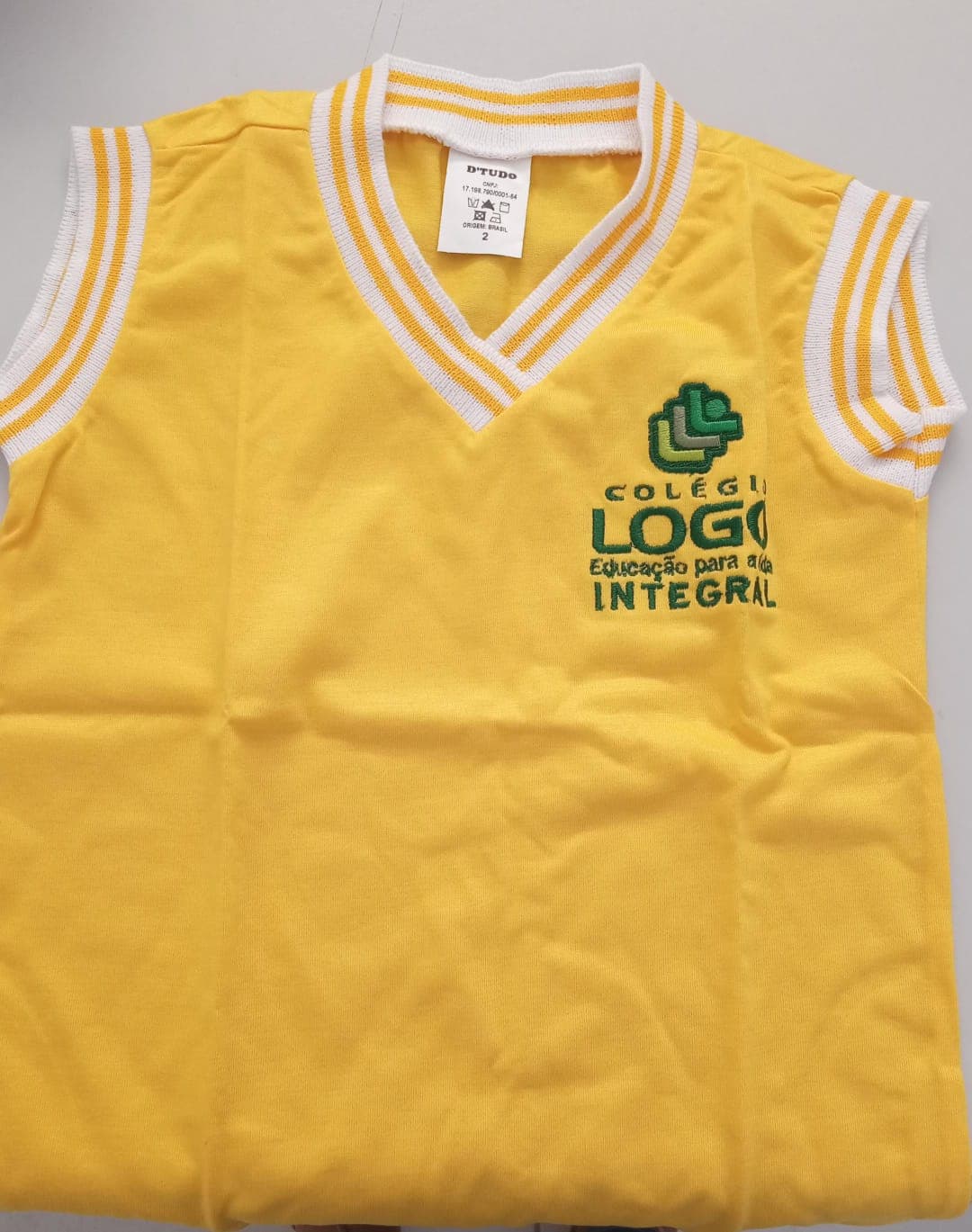 Camiseta escolar integral